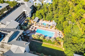 Exterior - Top-floor retreat 1 block to beach with balcony, W/D, AC, & pool (Santa Rosa Beach)