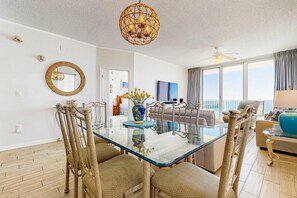 Interior - 7th Floor Gulf-Front Condo w/ Views, Close To Local Restaurants (Navarre Beach)