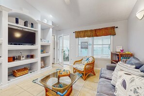 TV - Charming home near beaches with a washer&dryer, AC, & outdoor entertaining (Panama City Beach)