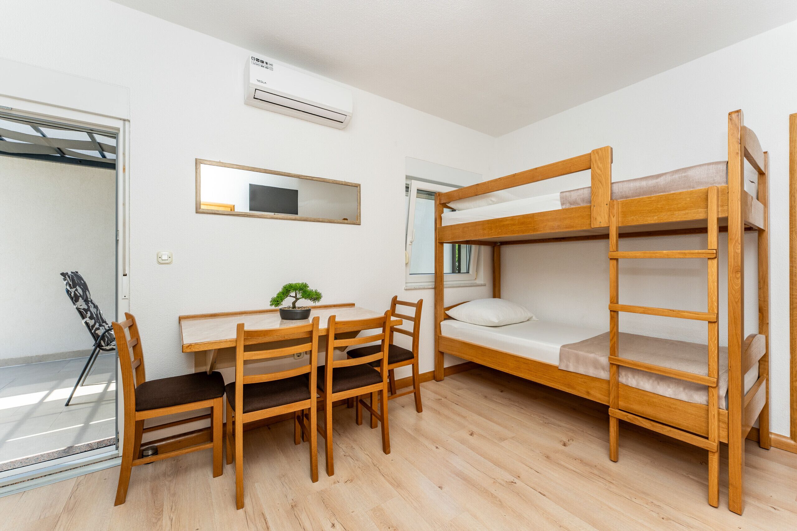 1 chambre, fer et planche à repasser, Wi-Fi gratuit, draps fournis