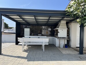 Outdoor dining - Apartment Lavaran 3 (Vir)