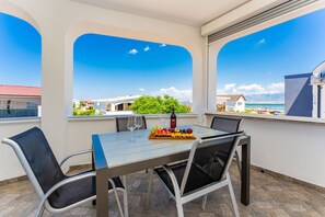 Outdoor dining - Apartment Lavaran 4 (Vir)