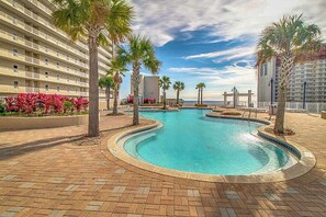 Pool - Beach condo with WiFi, amazing views, hot tub, and pools (Panama City Beach)