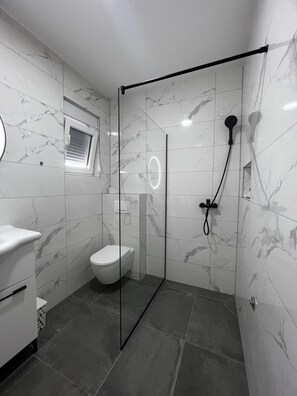 Shower, hair dryer, towels - Apartment Lavaran 5 (Vir)