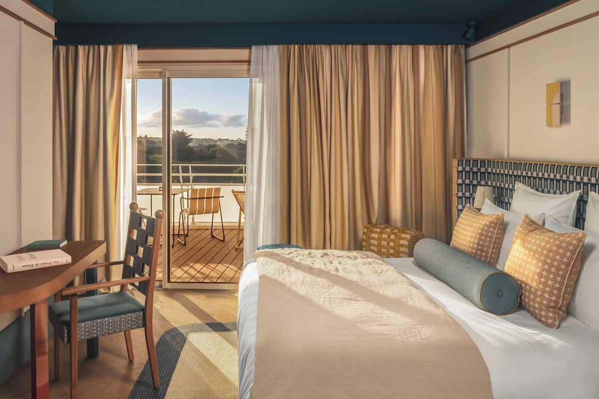 Prestige Terrace sea & canopy view | ตู้นิรภัยในห้องพัก, โต๊ะทำงาน, ห้องเก็บเสียง, เตารีด/โต๊ะรีดผ้า