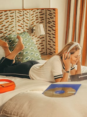 In-room safe, desk, soundproofing, iron/ironing board