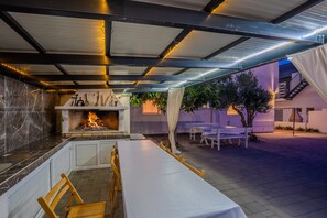 Outdoor dining - Apartment Lavaran 6 (Vir)
