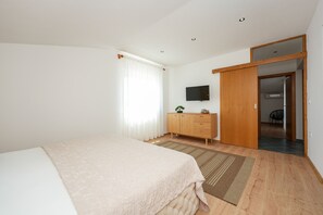 2 bedrooms, iron/ironing board, WiFi (free), bed sheets - Apartment Lavaran 6 (Vir)