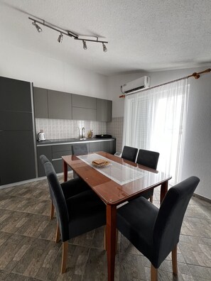 Dining - Apartment Lavaran 6 (Vir)