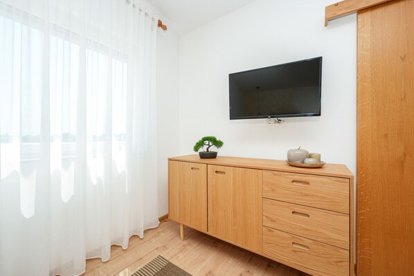 Interior - Apartment Lavaran 6 (Vir)
