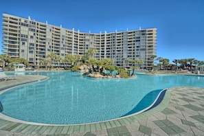 Pool - Golf lovers’s condo with golf, 11 pools, hot tubs, gym, tennis, pickleball, W/D (Panama City Beach)