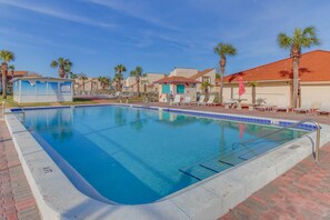 Pool - Bright & beachy retreat with four pools, hot tubs, fitness room, & sports courts (Panama City Beach)