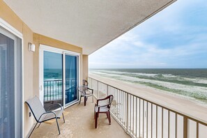 Property grounds - Gulf-front condo with an incredible view off the balcony (Panama City Beach)