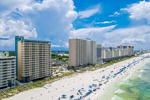 On the beach - Gulf-front condo with an incredible view off the balcony (Panama City Beach)