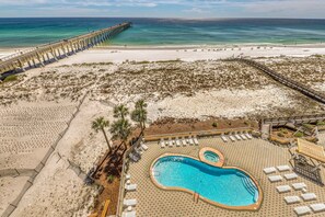 Pool - 6th-floor open condo with great views - close to dining (Navarre Beach)