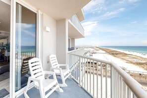 Property grounds - 6th-floor open condo with great views - close to dining (Navarre Beach)