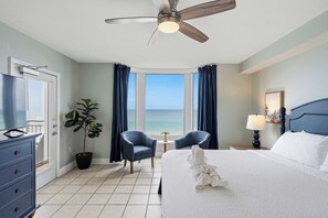 2 bedrooms, iron/ironing board, travel cot, WiFi - Beachfront Condo with gorgeous views, shared pool & beach access (Panama City Beach)