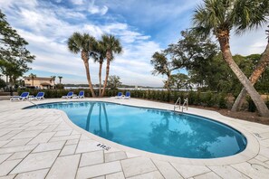 Pool - Relaxing retreat with Lake Powell views, dock access, 2 pools, & screened patio (Panama City Beach)