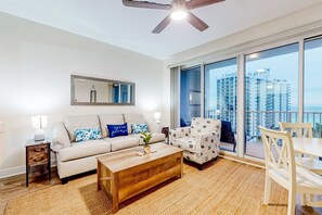 TV - Inviting beach view condo with balcony, amazing pool, gym, & W&D (Miramar Beach)