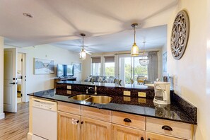 Interior - Sunny condo with pools, hot tub, tennis court, grilling area, balcony (Miramar Beach)