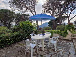 Outdoor dining - Total Relax Home by Holiday World by Interhome (Framura)