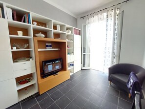 TV - Casa Vittoria bei Holiday World by Interhome (Genova)