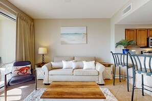 TV, DVD player, offices - Well-appointed 15th-floor condo w/balcony, beach views, shared pool & tennis (Miramar Beach)