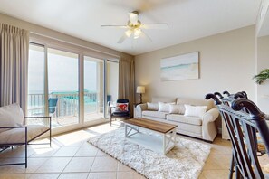 TV, DVD player, offices - Well-appointed 15th-floor condo w/balcony, beach views, shared pool & tennis (Miramar Beach)