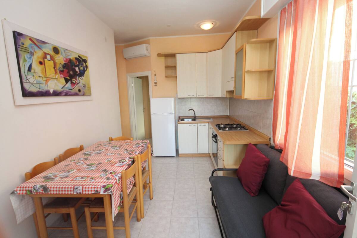 Apartment, 2 Bedrooms, Garden View | Living room