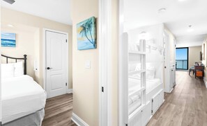 1 bedroom, iron/ironing board, Internet, bed sheets - Gulf-Front Condo w/ Free WiFi & Shared Pools/Hot Tub/Sauna - Snowbird Friendly (Destin)