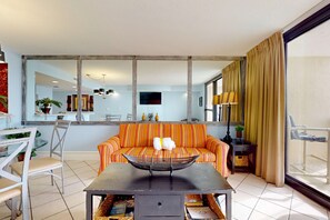 TV, DVD player, offices - Gulf-Front Condo w/ Lovely Gulf View, Beach Access & Shared Pool/Hot Tub/Gym (Destin)