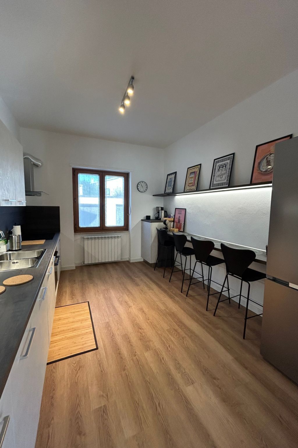 Frigorifero, microonde, forno, lavastoviglie