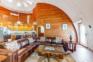 Téléviseur, lecteur de DVD, bureau