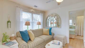 House (1 Bedroom) | Depan hartanah