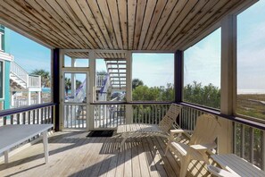 Interior - Dog-friendly beachfront home with a washer&dryer, central AC, beach access (St. George Island)