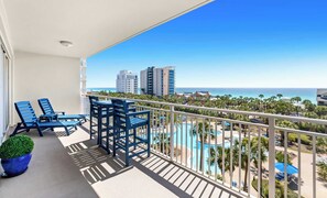 Property grounds - 5th-floor condo with Gulf views, heated pool, gym, BBQ area, & private balcony (Destin)