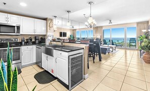 Fridge, microwave, oven, stovetop - 5th-floor condo with Gulf views, heated pool, gym, BBQ area, & private balcony (Destin)