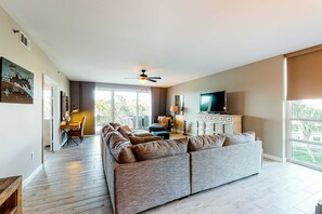 TV, offices - Beachy, second floor condo with pool views, central AC, and private gas grill (Destin)