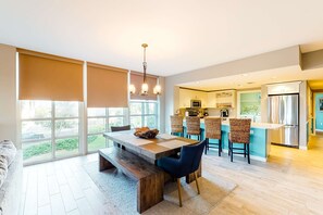 Dining - Beachy, second floor condo with pool views, central AC, and private gas grill (Destin)