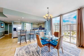 Dining - Spacious home with gorgeous gulf views, pool, large balcony, & fitness center (Destin)