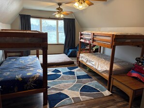 3 bedrooms, WiFi, bed sheets