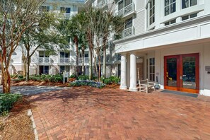Exterior - 2nd-floor resort condo with balcony, on-site pool, golf, tennis & beach access (Miramar Beach)