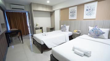 Laptop workspace, soundproofing, free WiFi, bed sheets