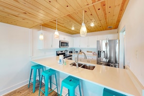 Fridge, microwave, oven, stovetop - Cozy Gulf-View Beach House with Foosball, Patio, AC & washer&dryer - Pets Welcome (Port St. Joe)