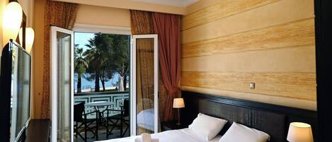 Double Room, Balcony, Sea View | Blackout drapes, iron/ironing board, free WiFi