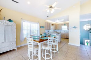 Dining - Bayfront home on the East End with private heated pool, fishing pier & deck (St. George Island)