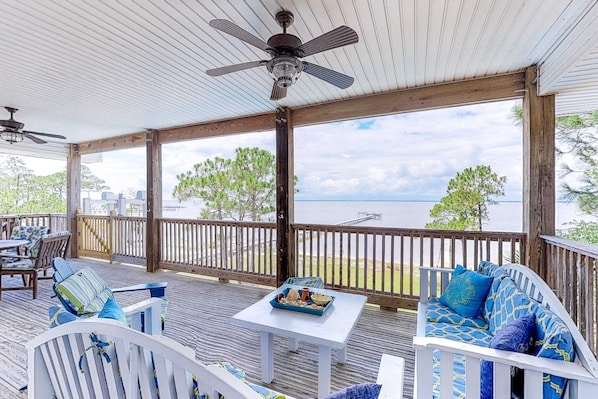 Terrace/patio - Bayfront home on the East End with private heated pool, fishing pier & deck (St. George Island)