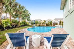 Pool - Gorgeous Private Pool Home Across from Beach | Private Dock (Navarre Beach)