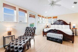 4 bedrooms, desk, iron/ironing board, travel cot - Gorgeous Private Pool Home Across from Beach | Private Dock (Navarre Beach)
