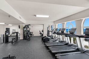 Fitness facility - Renovated beachfront condo with balcony & pool (Panama City Beach)